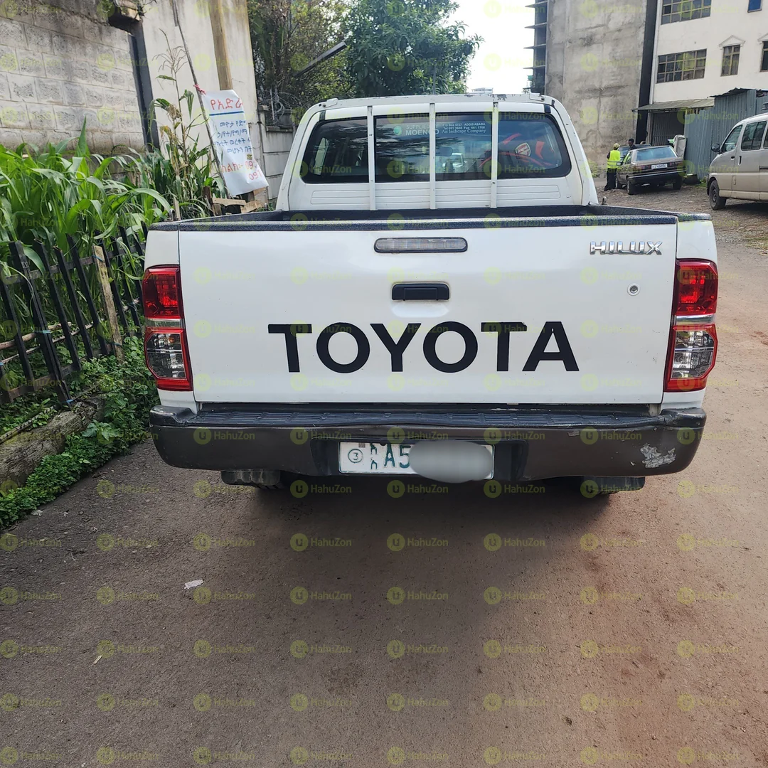 2013 Model-Toyota Hilux Double-Cab