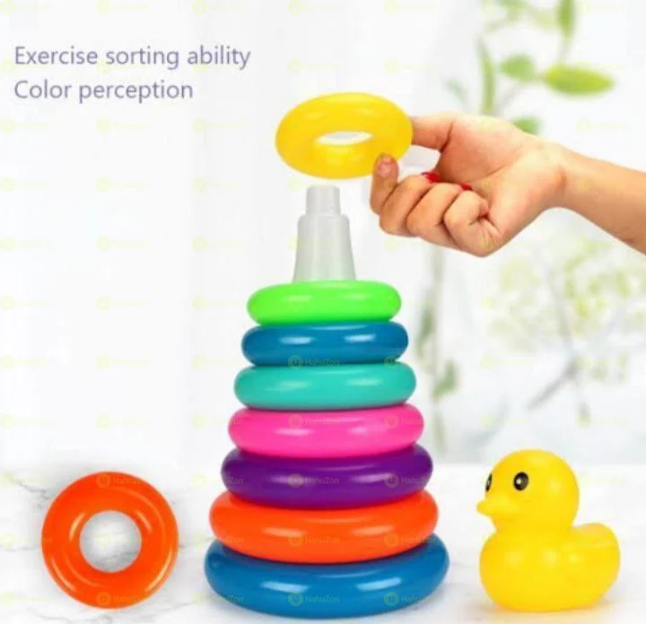 ከፕላስቲክ በዶናት ቅርፅ የተዘጋጀች መጫወቻ