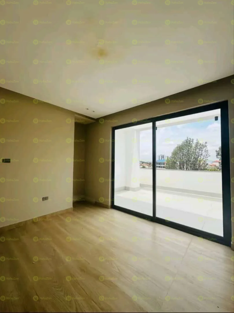 230 ካሬ የሚሸጥ G+3 ቤት በመገናኛ የምቼ