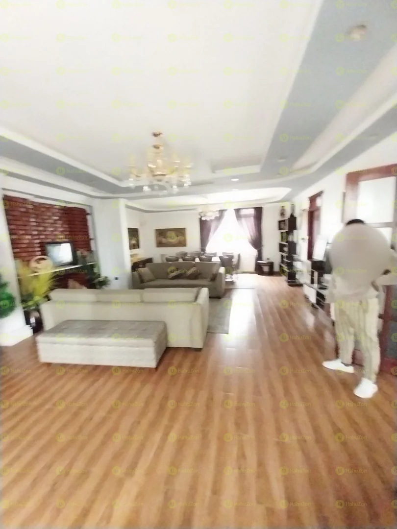 400 ካሬ የሚሸጥ G+2 ቤት በአያት መሪ