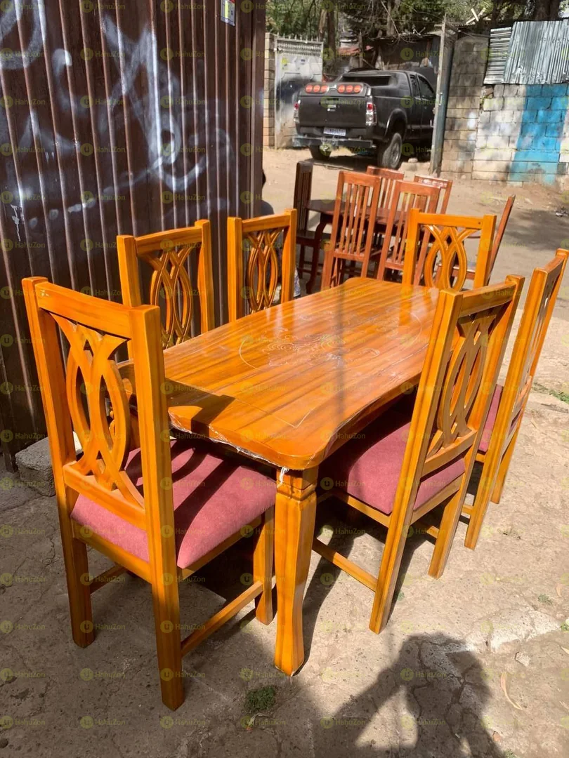 ባለ 6 ወንበር የምግብ ጠረጴዛ