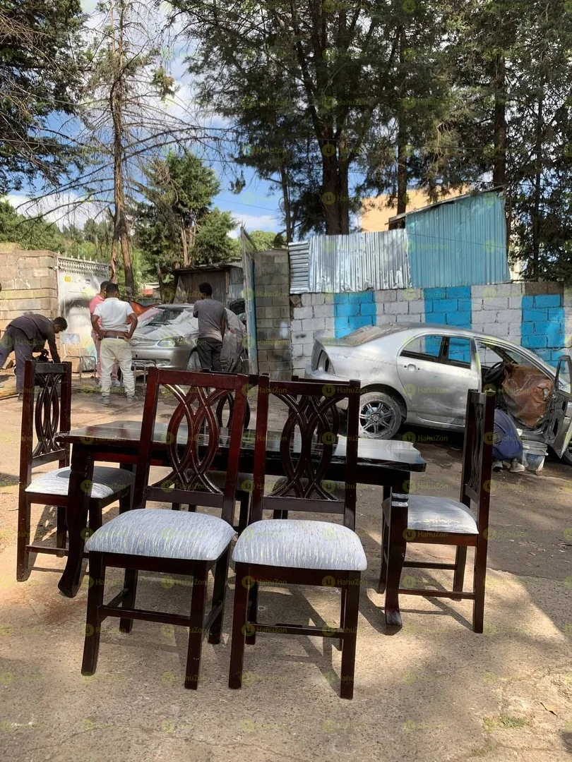 ባለ 6 ወንበር የምግብ ጠረጴዛ