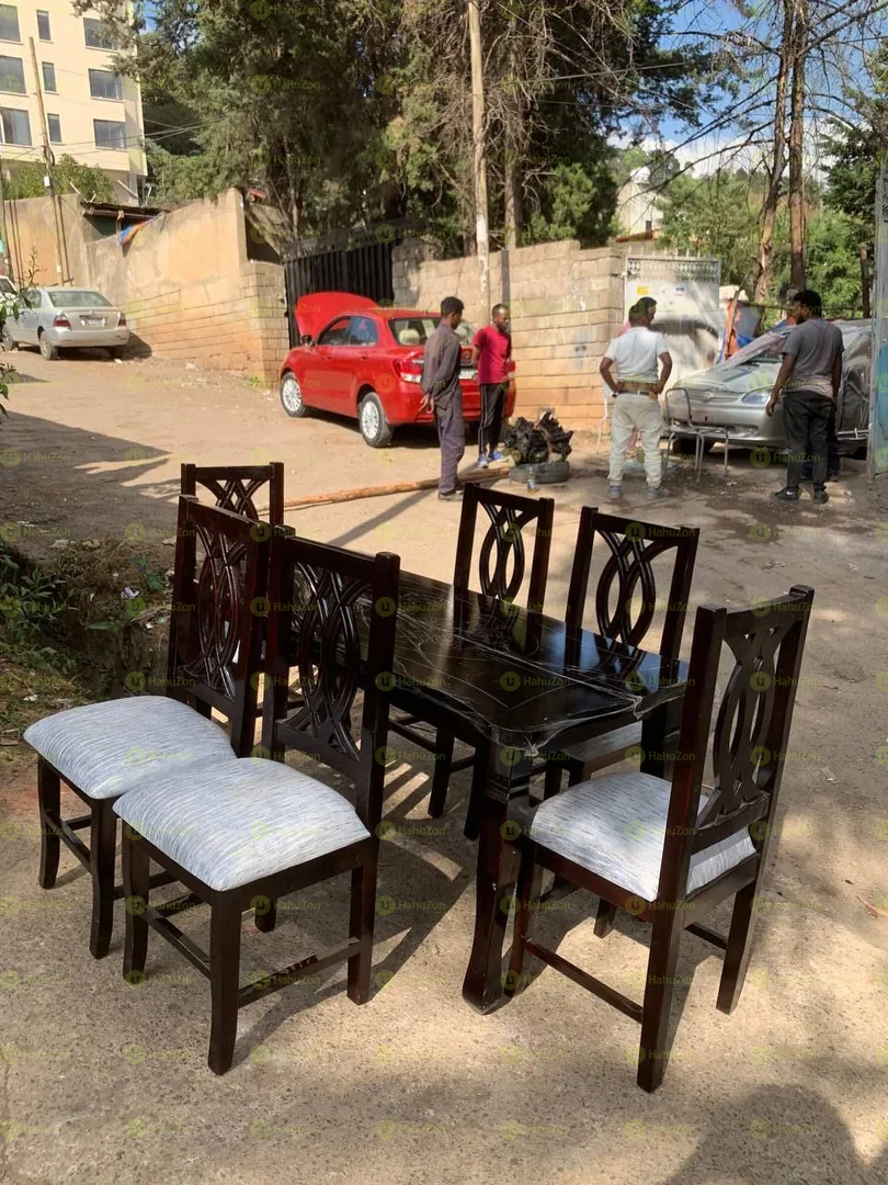 ባለ 6 ወንበር የምግብ ጠረጴዛ