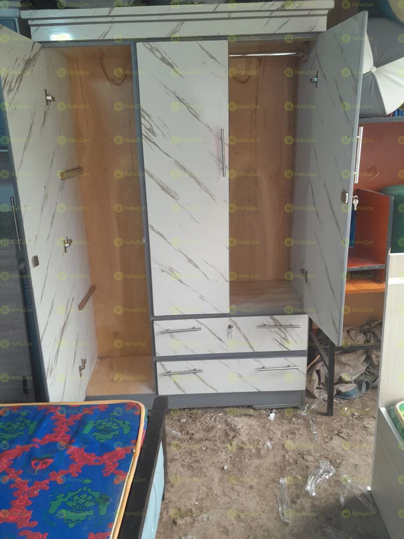 120 ላሚኔት ቁምሳጥን