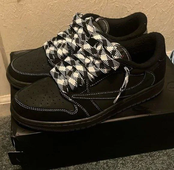 Air Jordan 1 Low SP x Travis Scott ‘Kaws Men’s Shoes