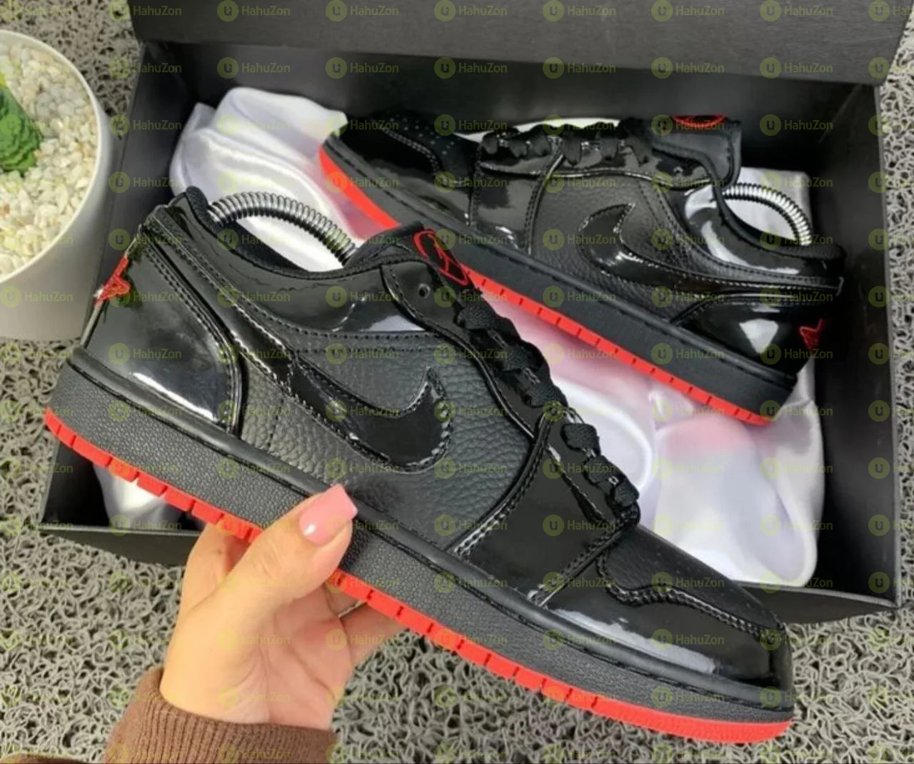 Air Jordan 1 Low SE Dark Obsidian Sail Shoes