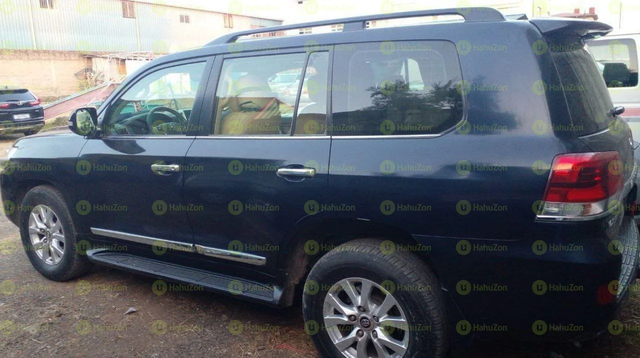 2017 Model-Toyota Landcruiser V8  VX.R