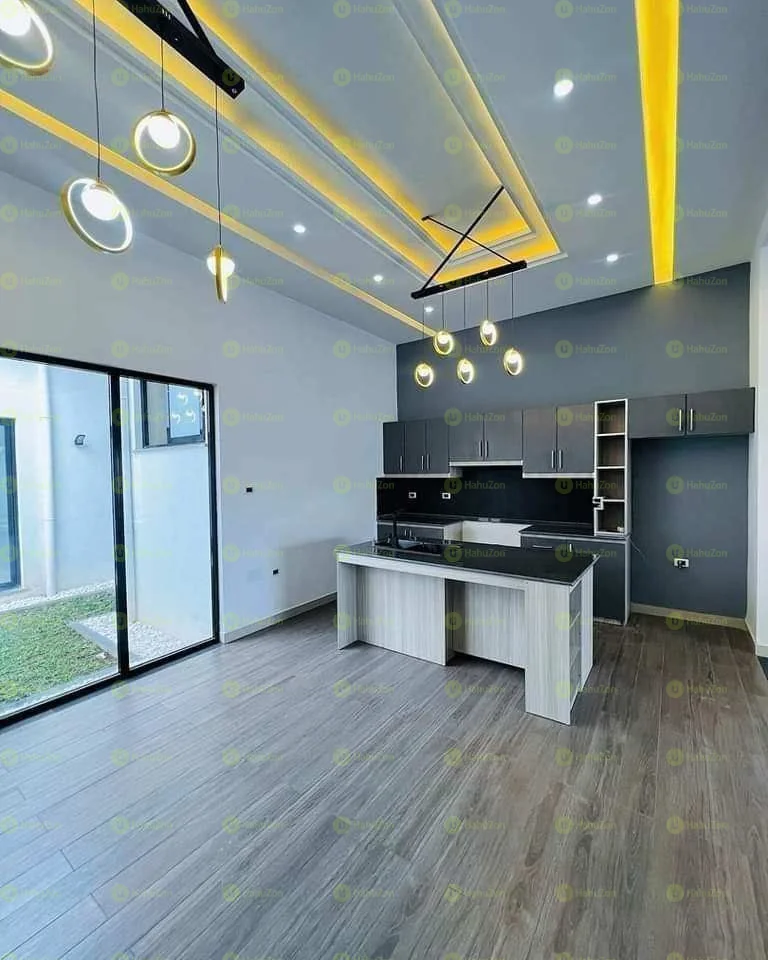 750 ካሬ የሚሸጥ ዘመናዊ ቪላ ቤት በወሰን