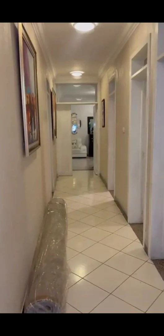 210 ካሬ የሚሸጥ አፓርታማ በመገናኛ ሰቸሪ ሞል