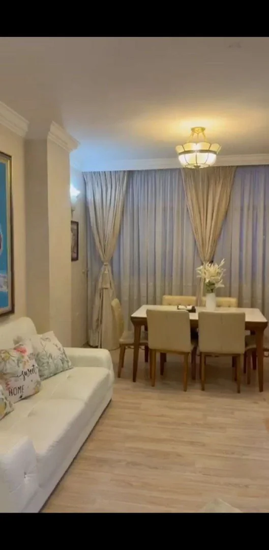 210 ካሬ የሚሸጥ አፓርታማ በመገናኛ ሰቸሪ ሞል