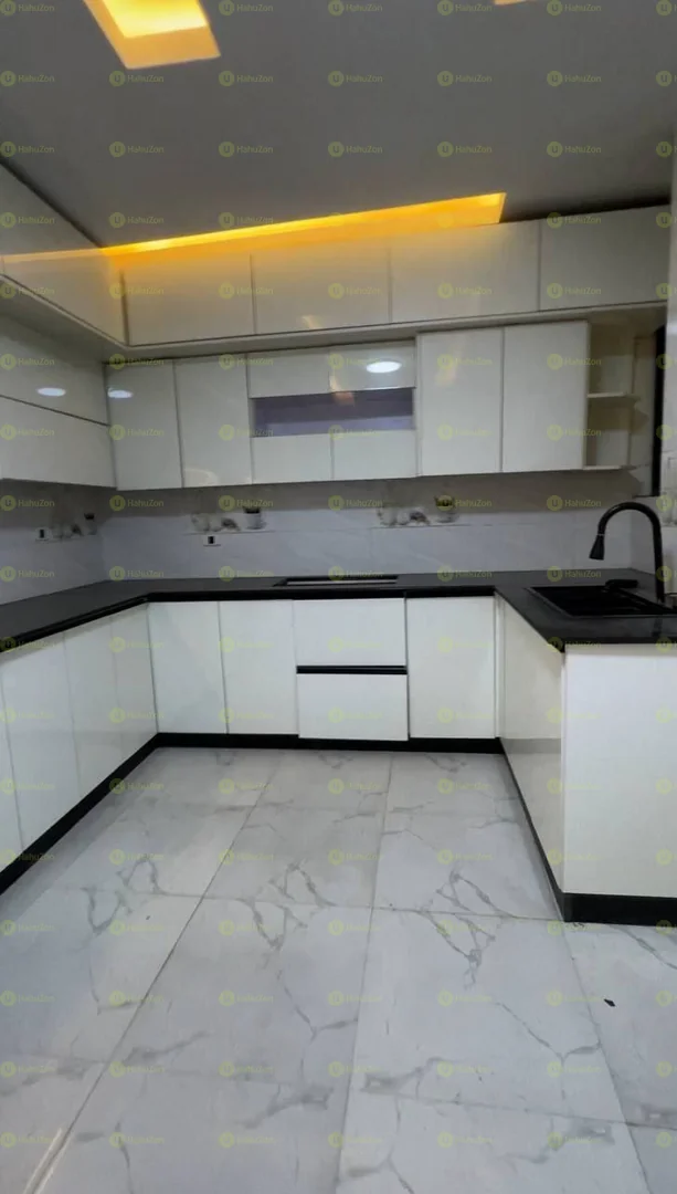 140 ካሬ የሚሸጥ አፓርታማ በሃይሌ ጋርመንት