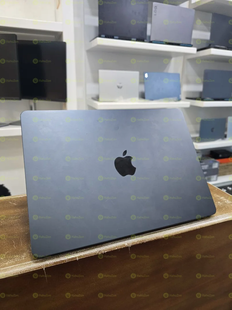 Apple MacBook Air  M2 Chip 2022 Laptop