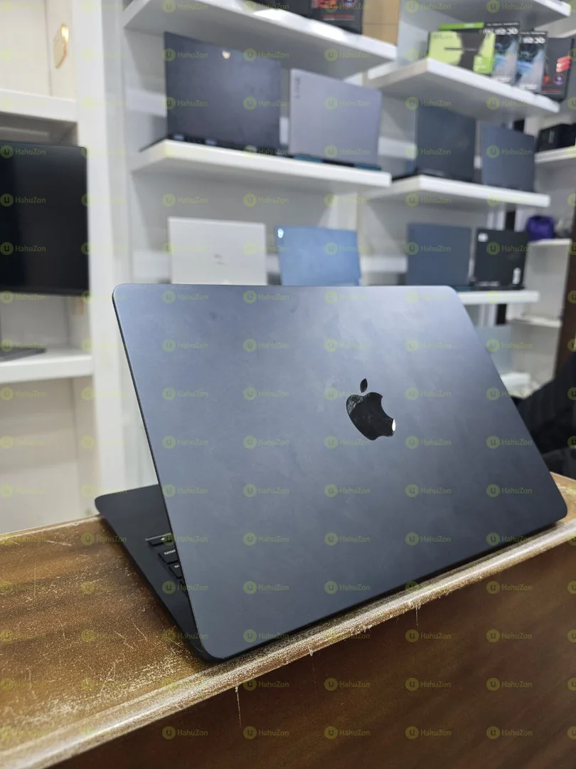 Apple MacBook Air  M2 Chip 2022 Laptop