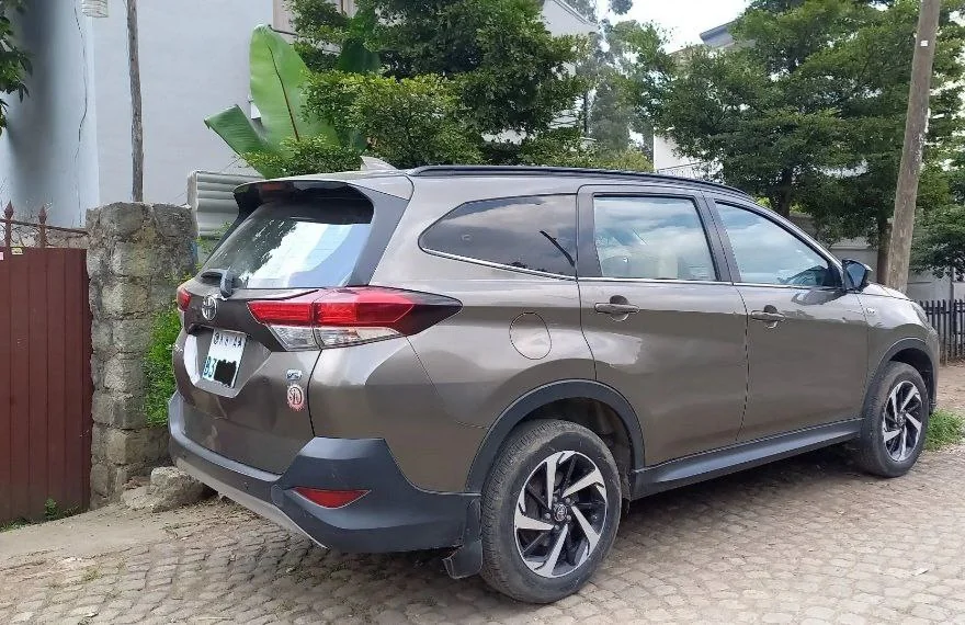 20-18 Model-Toyota Rush