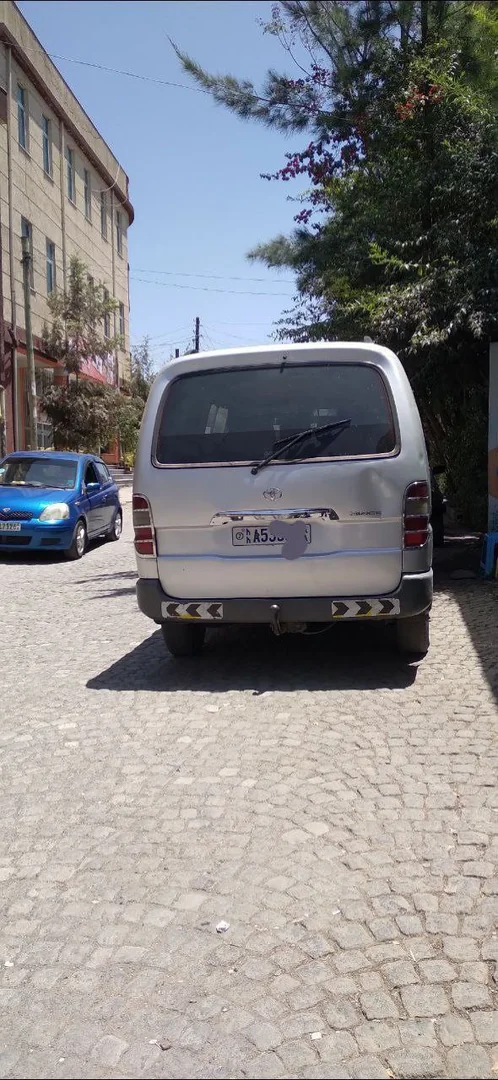 2004 Model-Toyota D4d Half Van