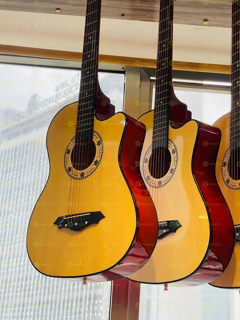 Sar Tenghai Box Guitar