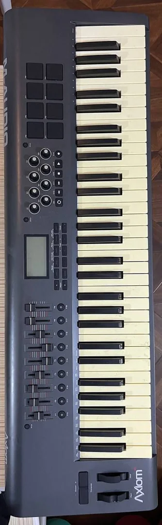 M - Audio Midi Keyboard