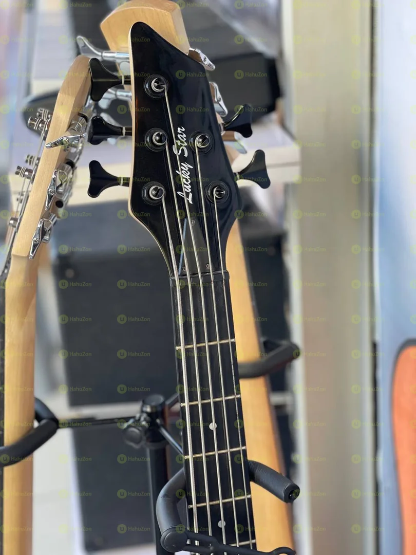 Lucky Star Bass Guita