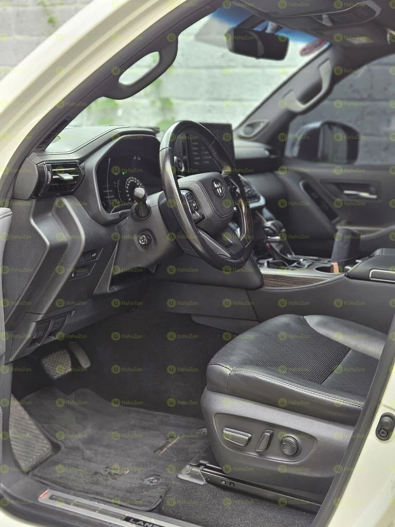 2022 Model-Toyota Landcruiser V-XR