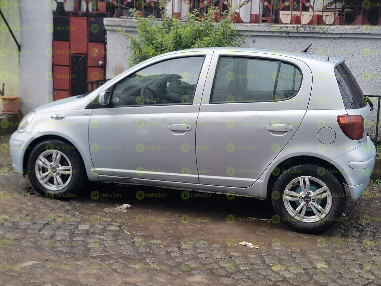 2004 Model-Toyota Vitz Yaris