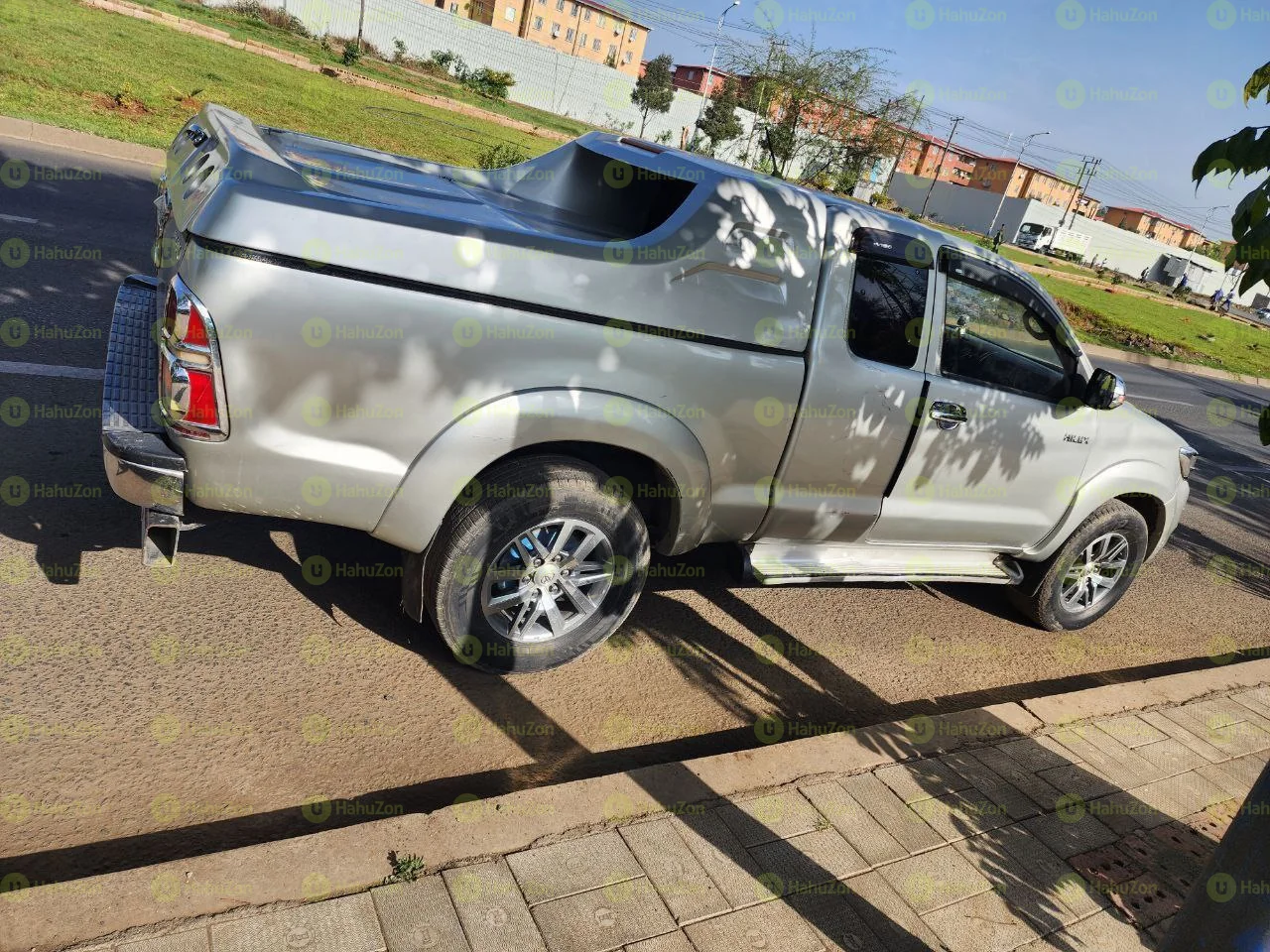 2012 Model-Toyota Hilux Kin Cap