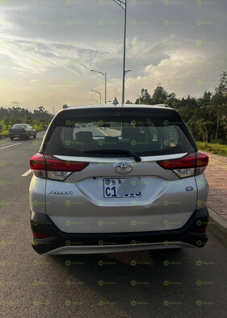 2021 Model-Toyota Rush ( s)