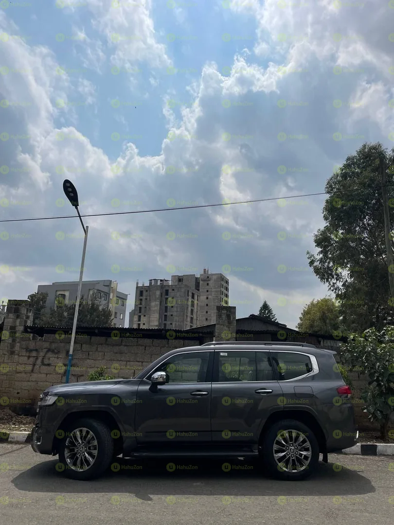 2023 Model-Toyota LandCruiser 300