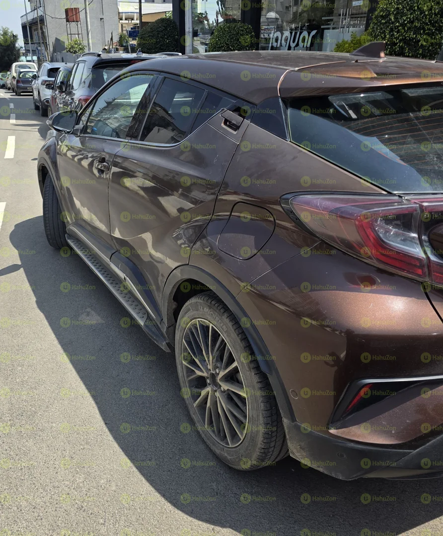 2017 Model-Toyota Ch-R