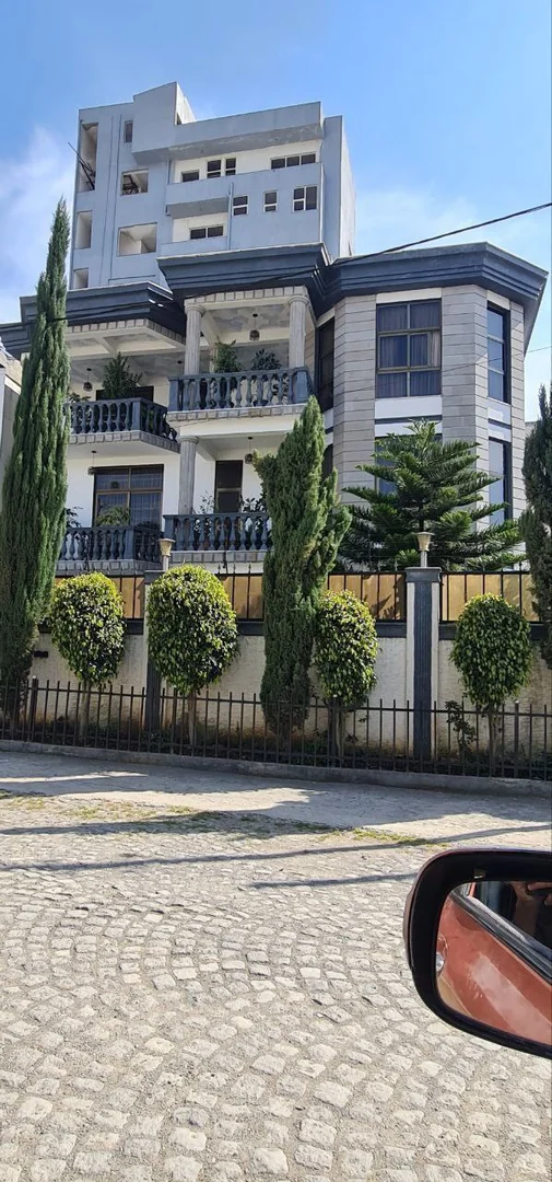 375 ካሬ የሚሸጥ G+2 ቤት በአያት