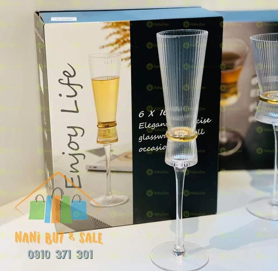 ኳሊቲ እና ውብ የሻምፓይን ብርጭቆ