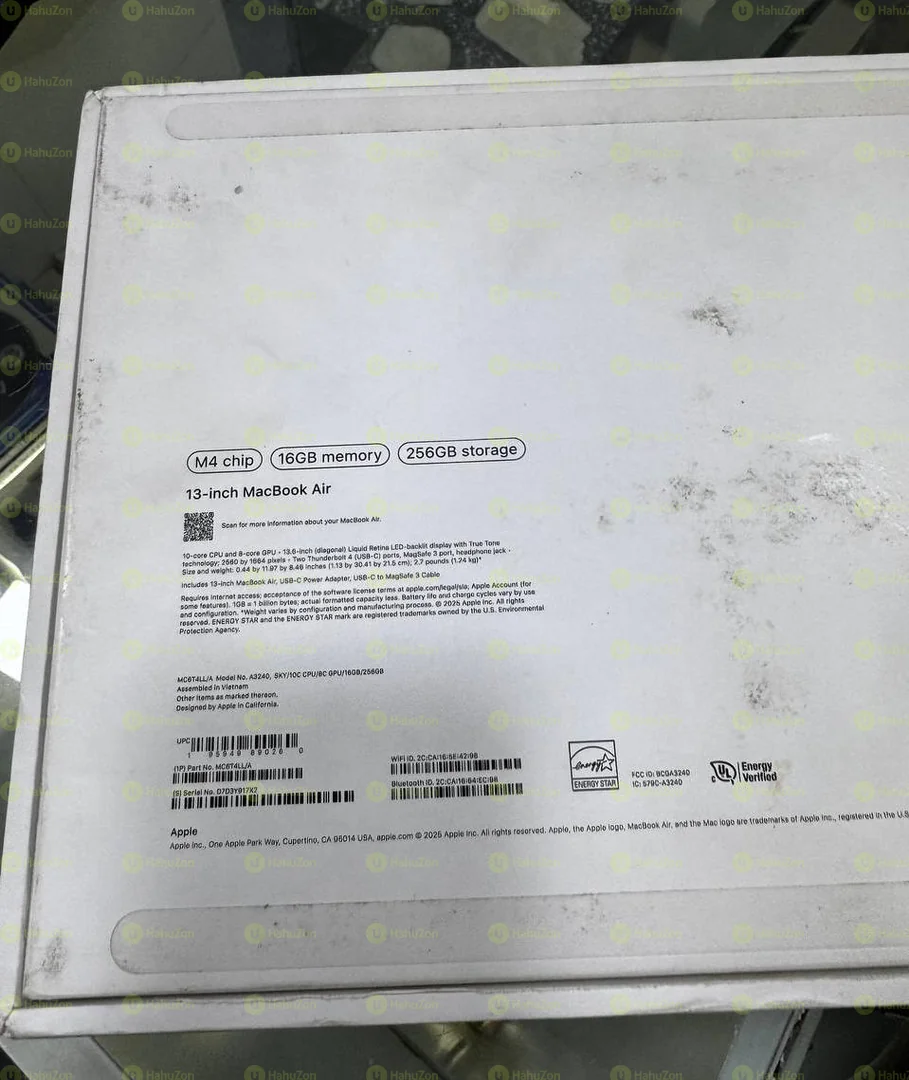 MacBook Air 14 inch M4 chip