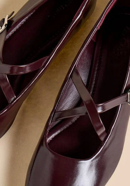 Max Criss Cross Strap Ballerina Shoe With Buckle Closure