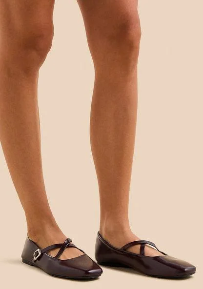 Max Criss Cross Strap Ballerina Shoe With Buckle Closure
