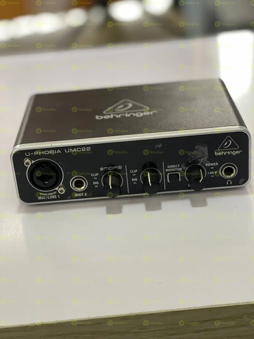 Behringer UMC22 Sound Card