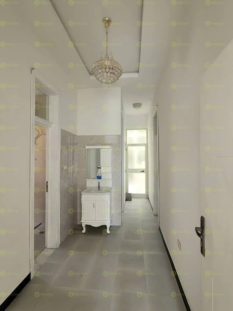 200 ካሬ የሚሸጥ ቪላ ቤት በሰሚት