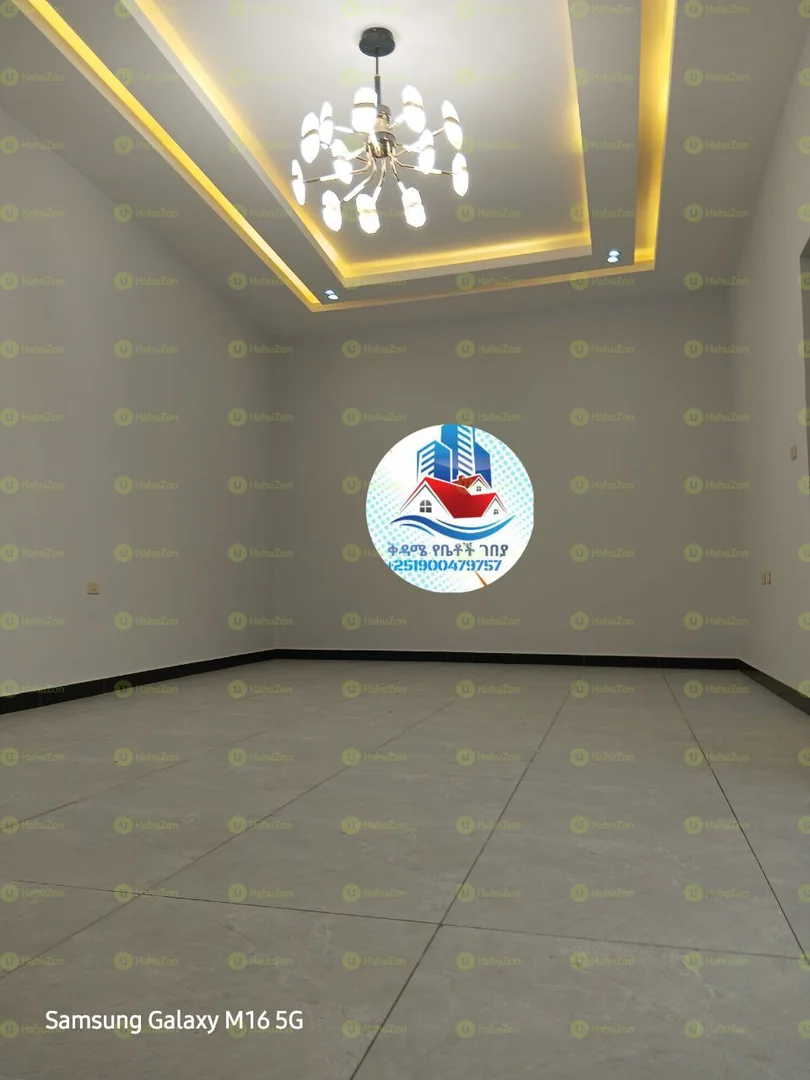 200 ካሬ የሚሸጥ L ቤት በጉርድ ሾላ