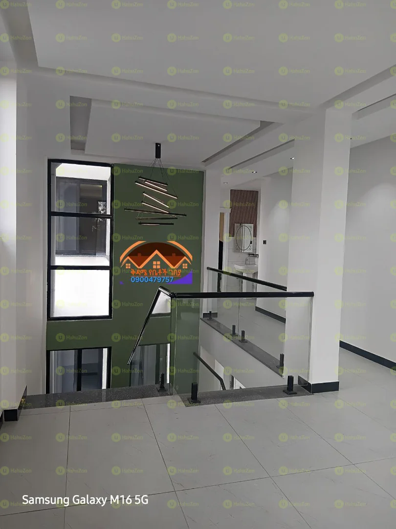 170 ካሬ የሚሸጥ G+2 ቤት በጉርድ ሾላ