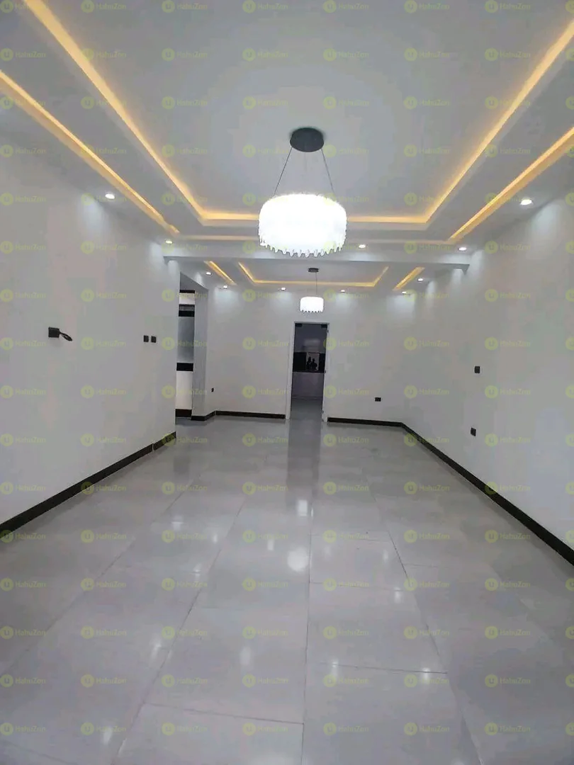 175 ካሬ የሚሸጥ G+2 ቤት ሰሚት