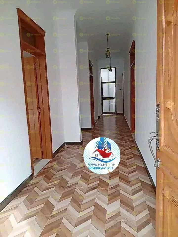 305 ካሬ የሚሸጥ ቪላ ቤት በመሃል ከተማ