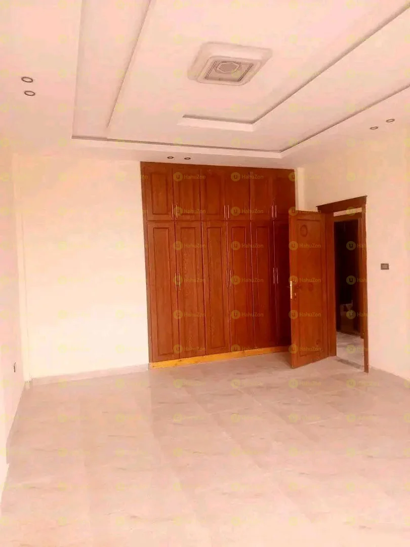 180 ካሬ የሚሸጥ G+2 ቤት በወሰን