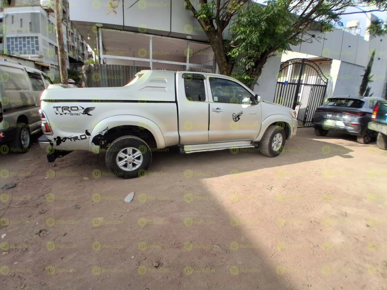 2013 Model-Toyota Extra Cap