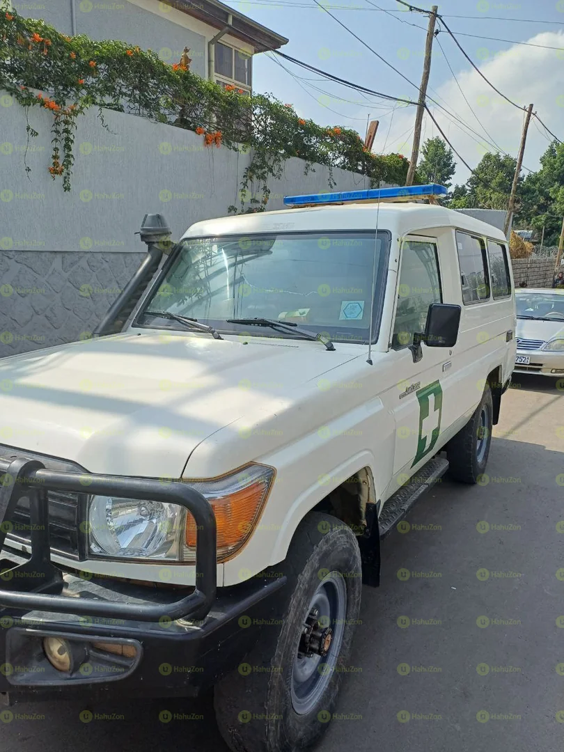 2018 Model-Toyota Land Cruiser - Long Beze