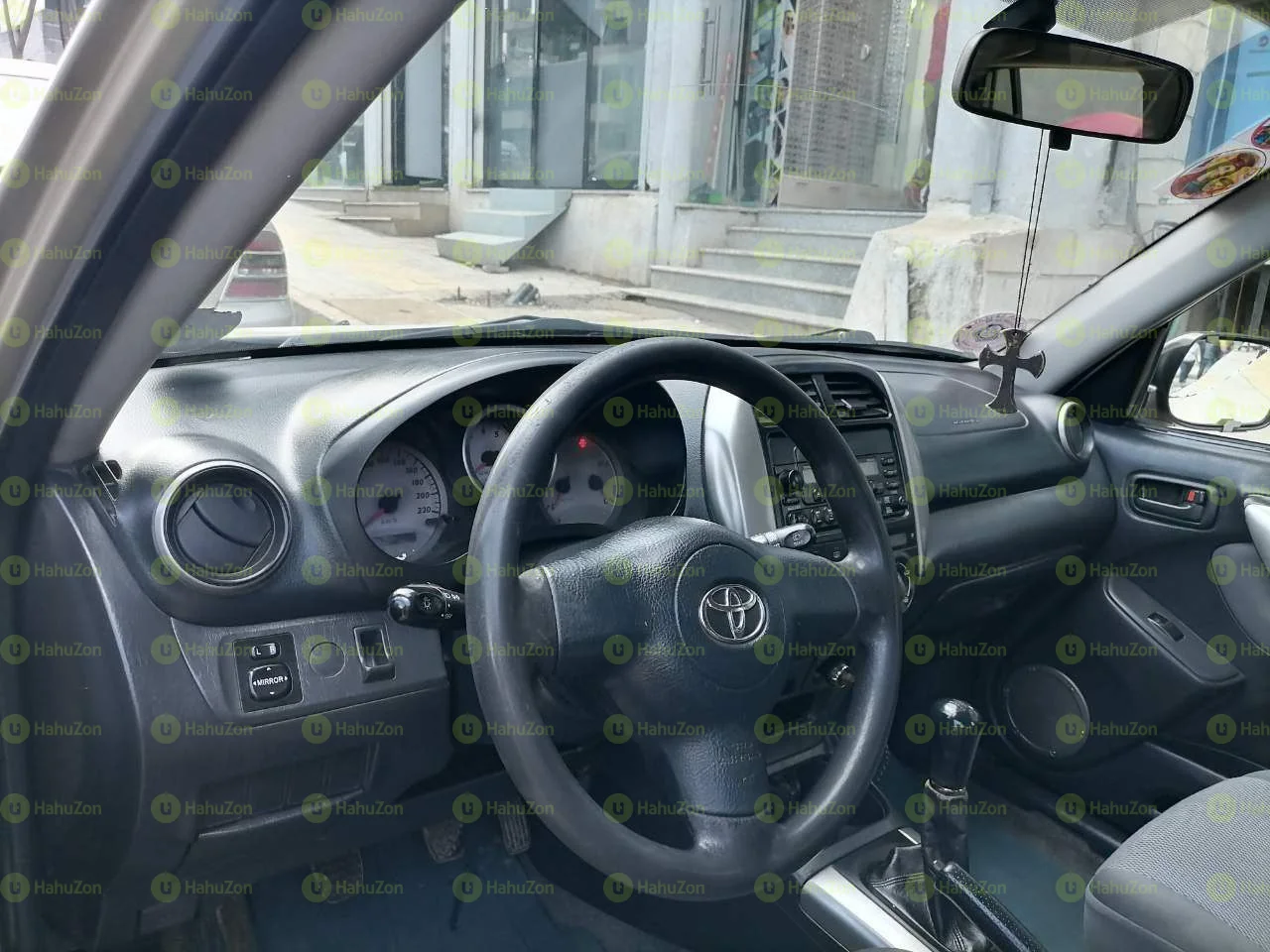 2004 Model-Toyota Rav4