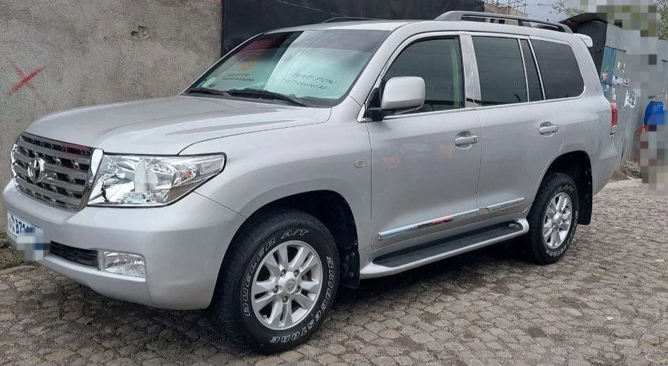 2011 Model-Toyota Landcruiser