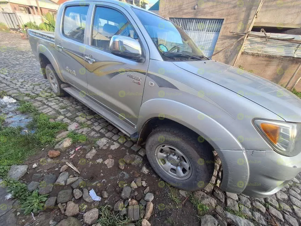 2010 Model-Toyota Hilux Double Cab
