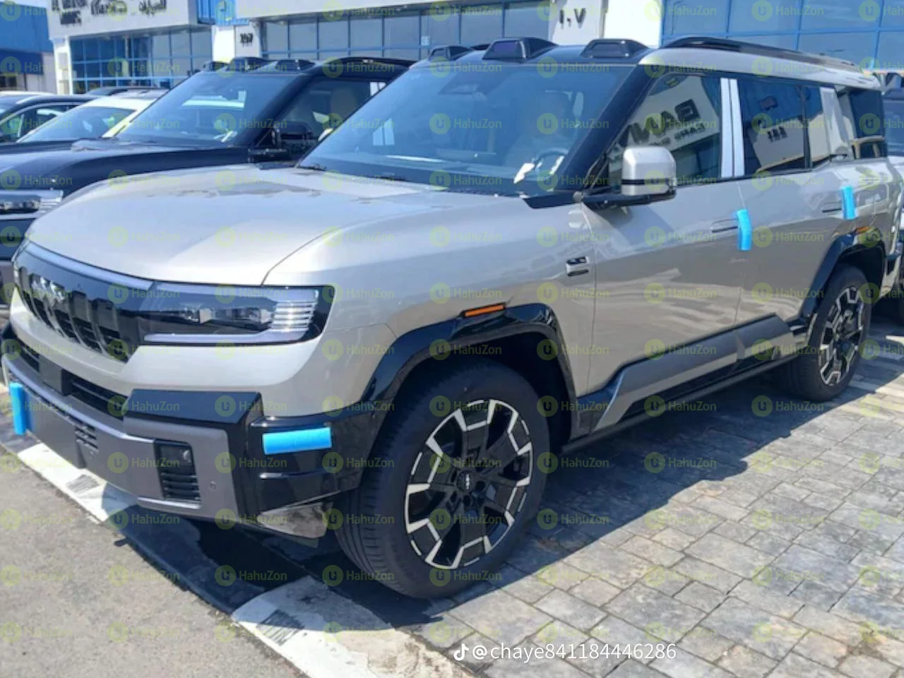 2025 Model- BYD Leopard 8 Plugin Hybrid