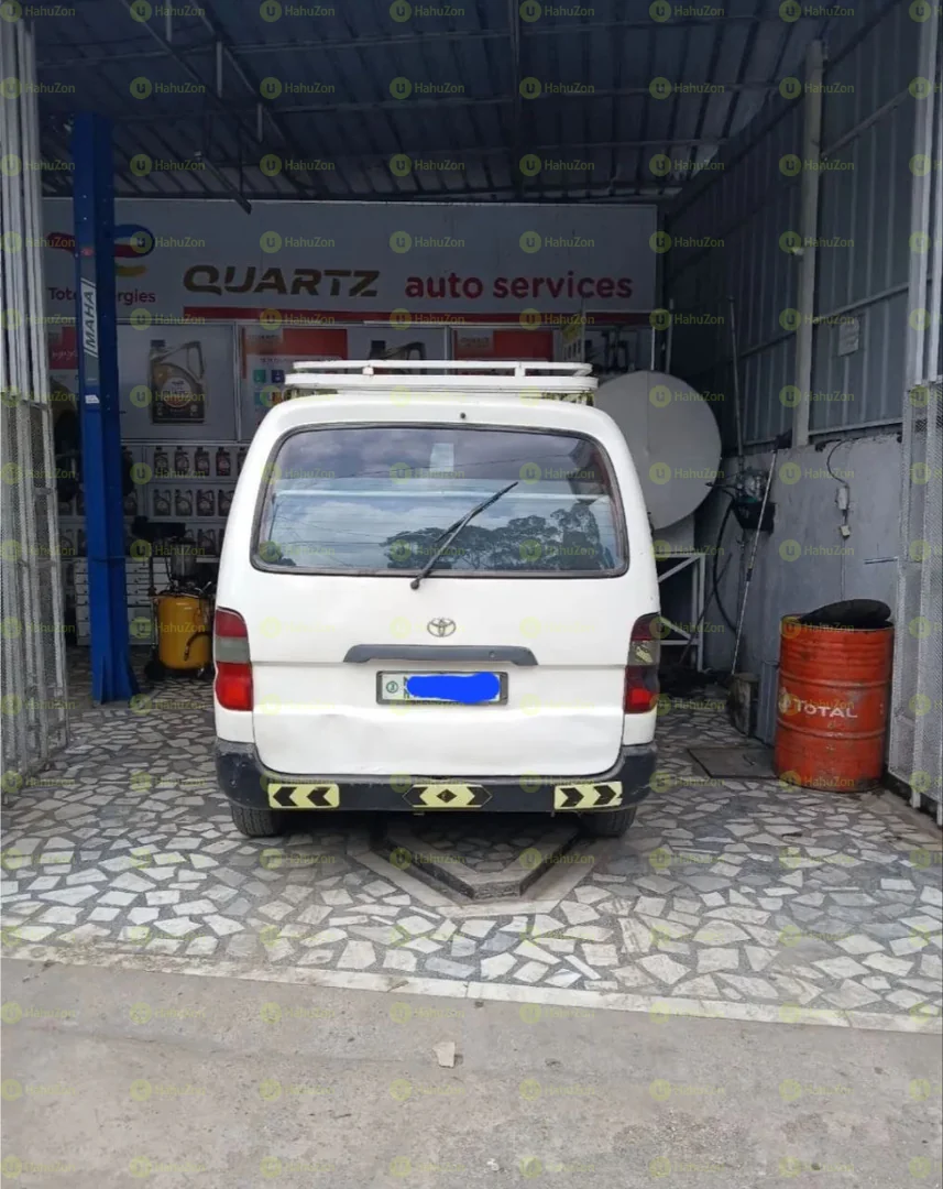 1998 Model-Toyota 2Lt Dolphin