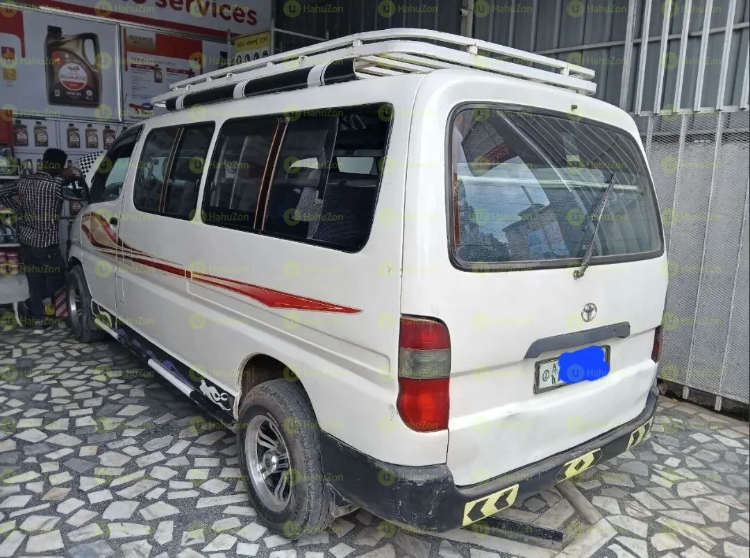 1998 Model-Toyota 2Lt Dolphin