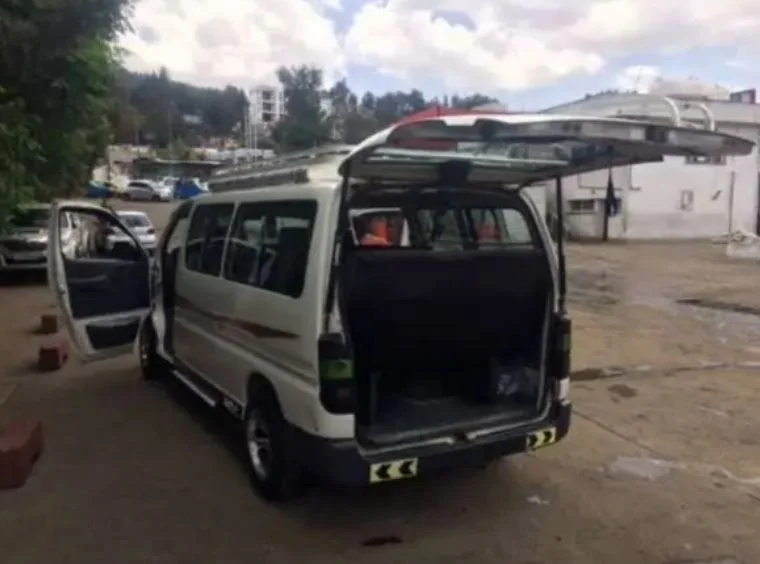 1998 Model-Toyota 2Lt Dolphin