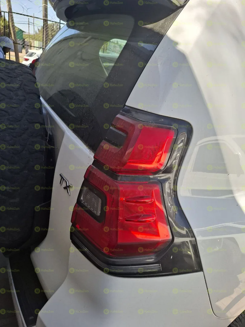 2018 Model-Toyota Land Cruiser Prado